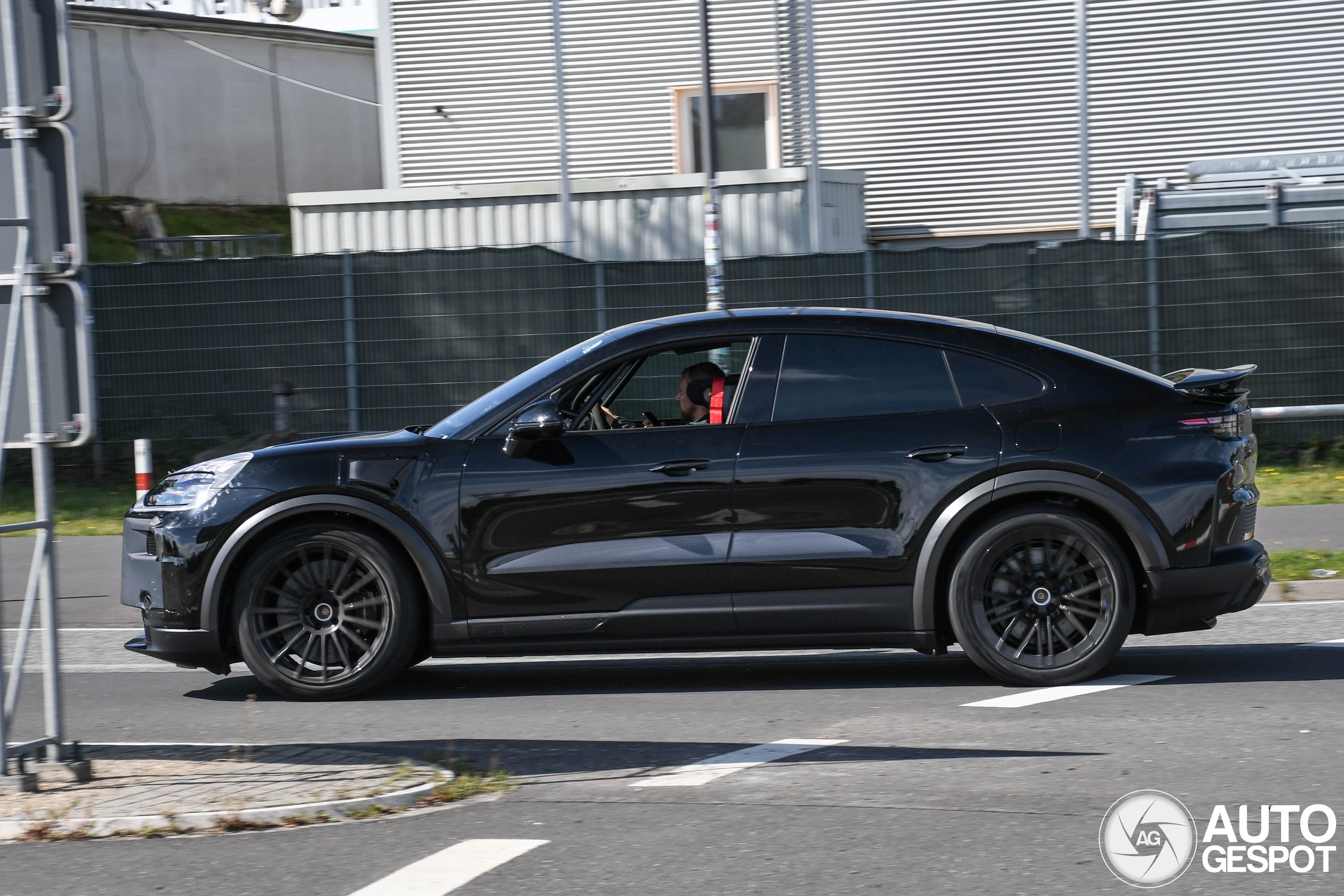 Porsche Cayenne Coupé EV Turbo GT