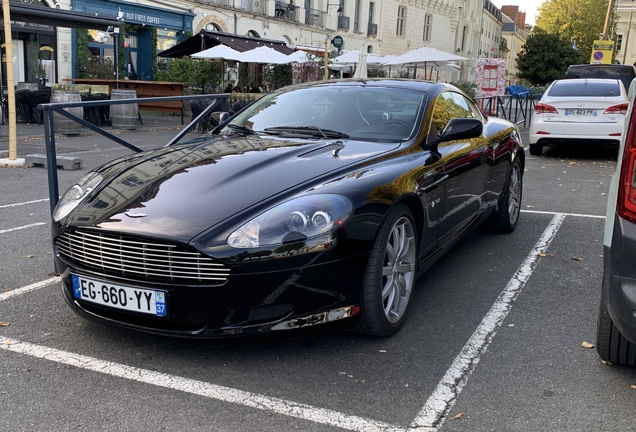 Aston Martin DB9