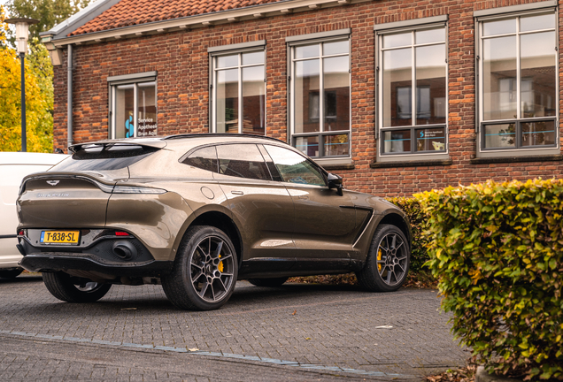 Aston Martin DBX