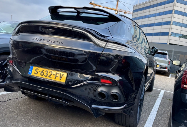 Aston Martin DBX707