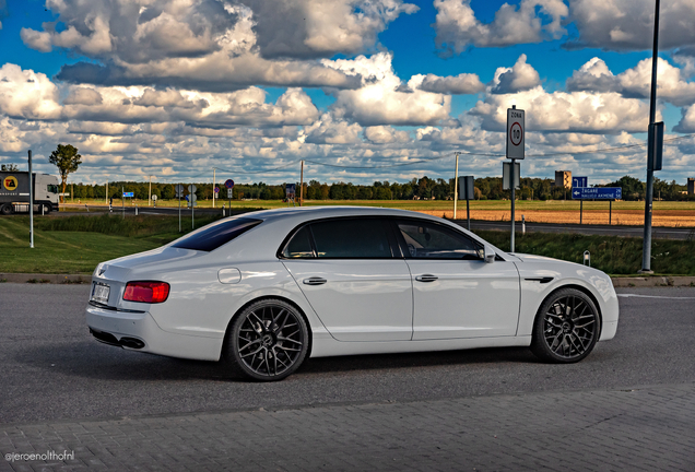 Bentley Flying Spur V8