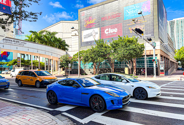 Jaguar F-TYPE S Coupé British Design Edition