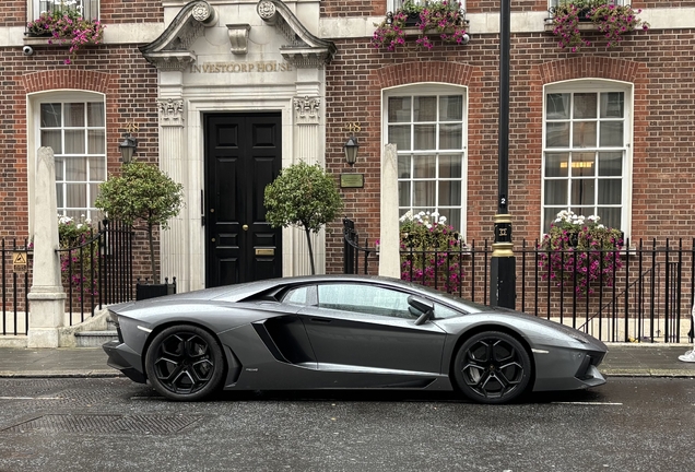 Lamborghini Aventador LP700-4