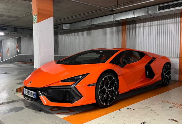 Lamborghini Revuelto