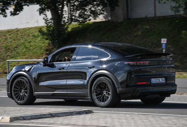 Porsche Cayenne Coupé EV Turbo GT
