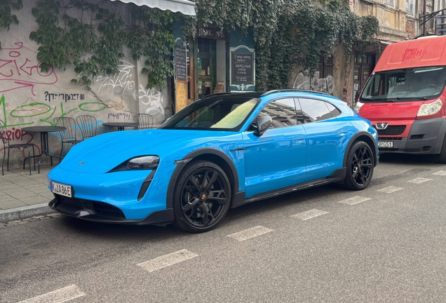 Porsche Taycan Turbo S Cross Turismo
