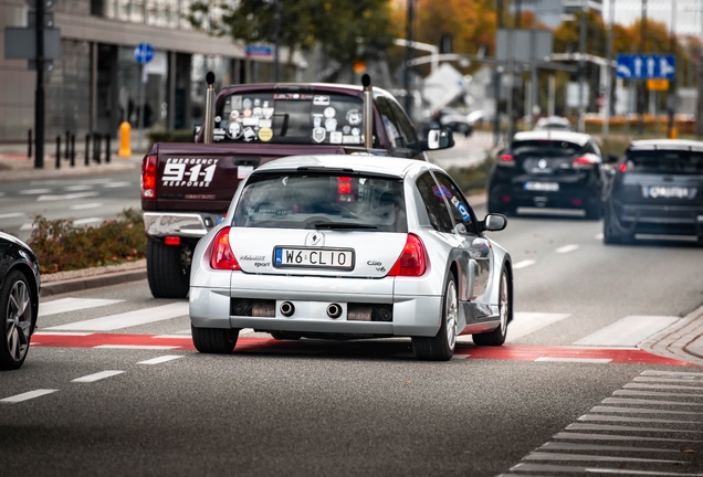 Renault Clio V6