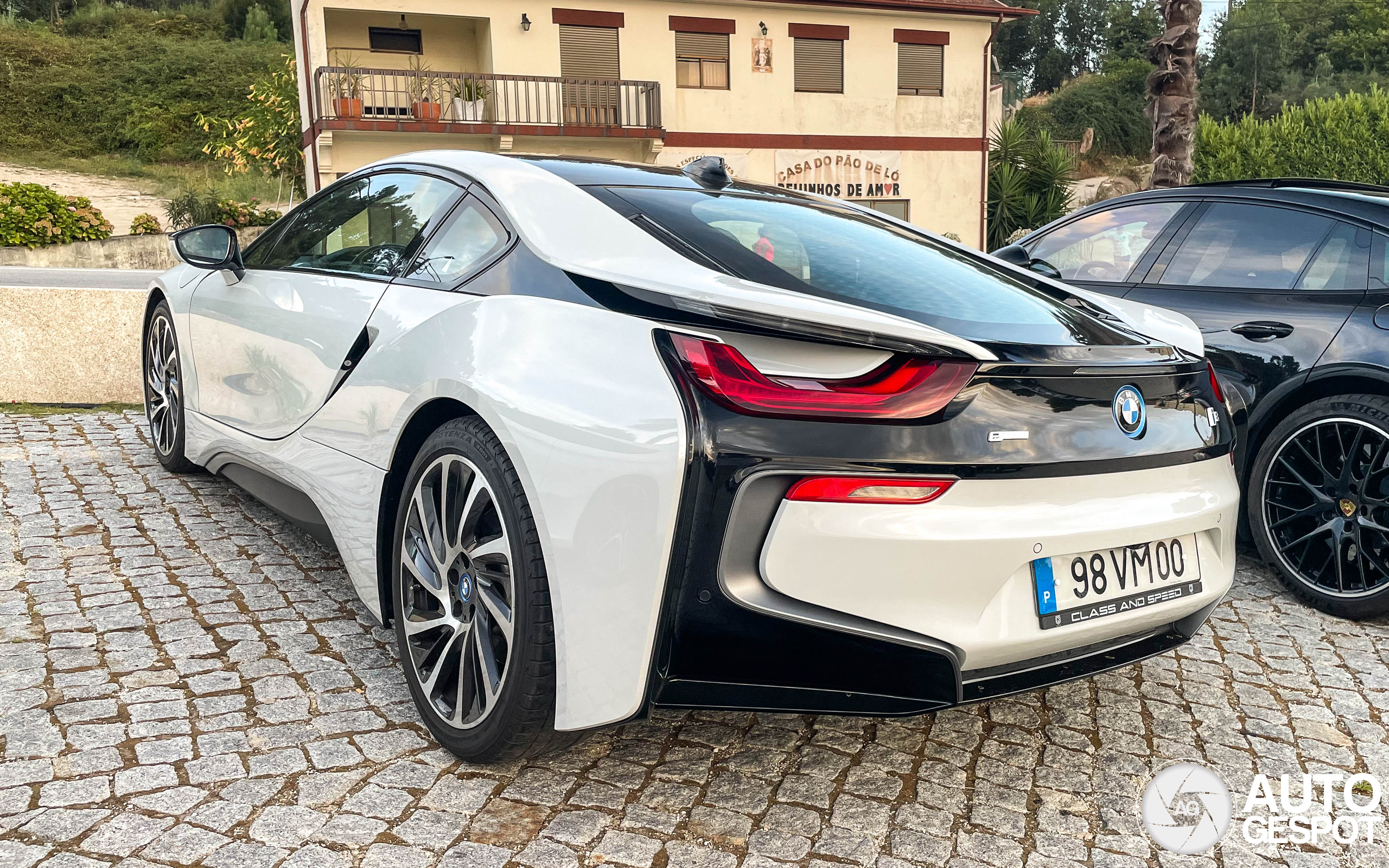 BMW i8