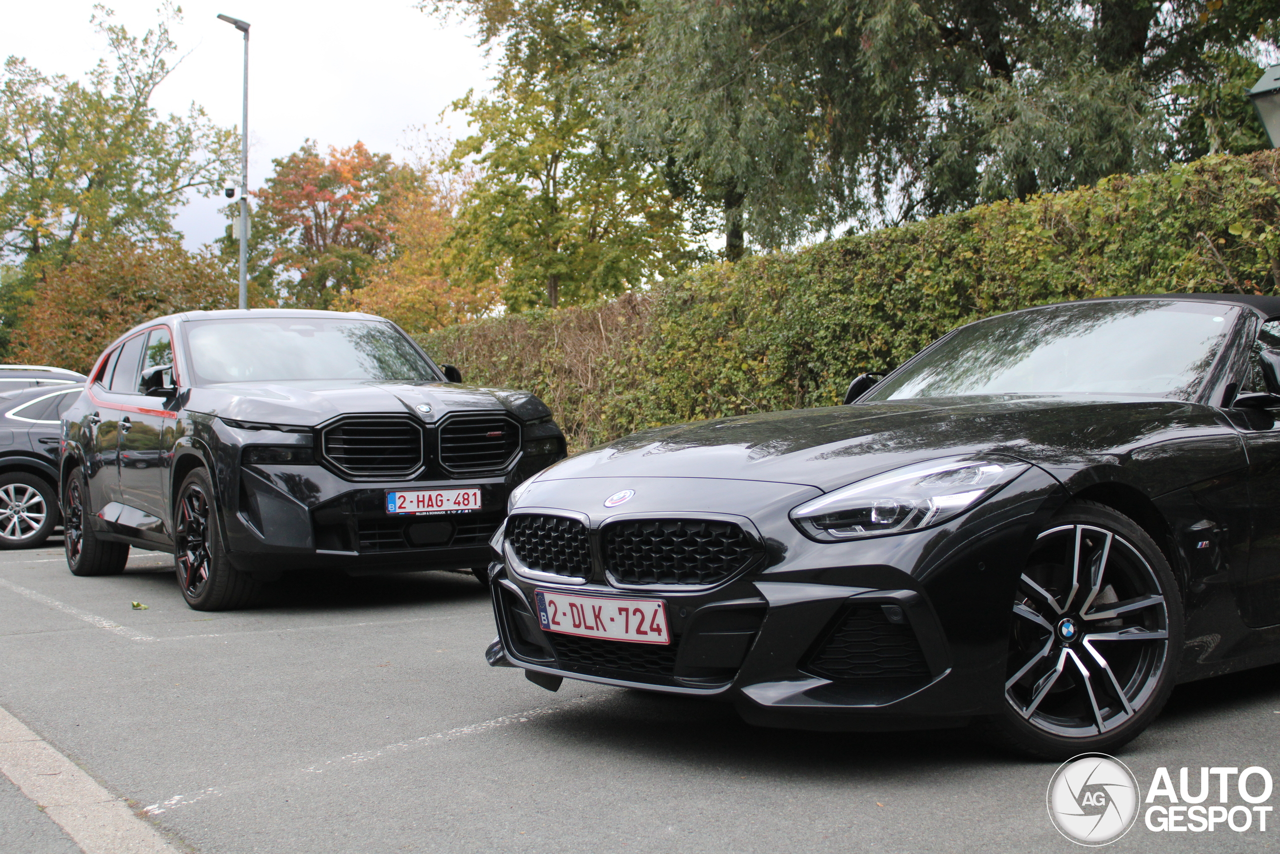 BMW XM G09 Label Red