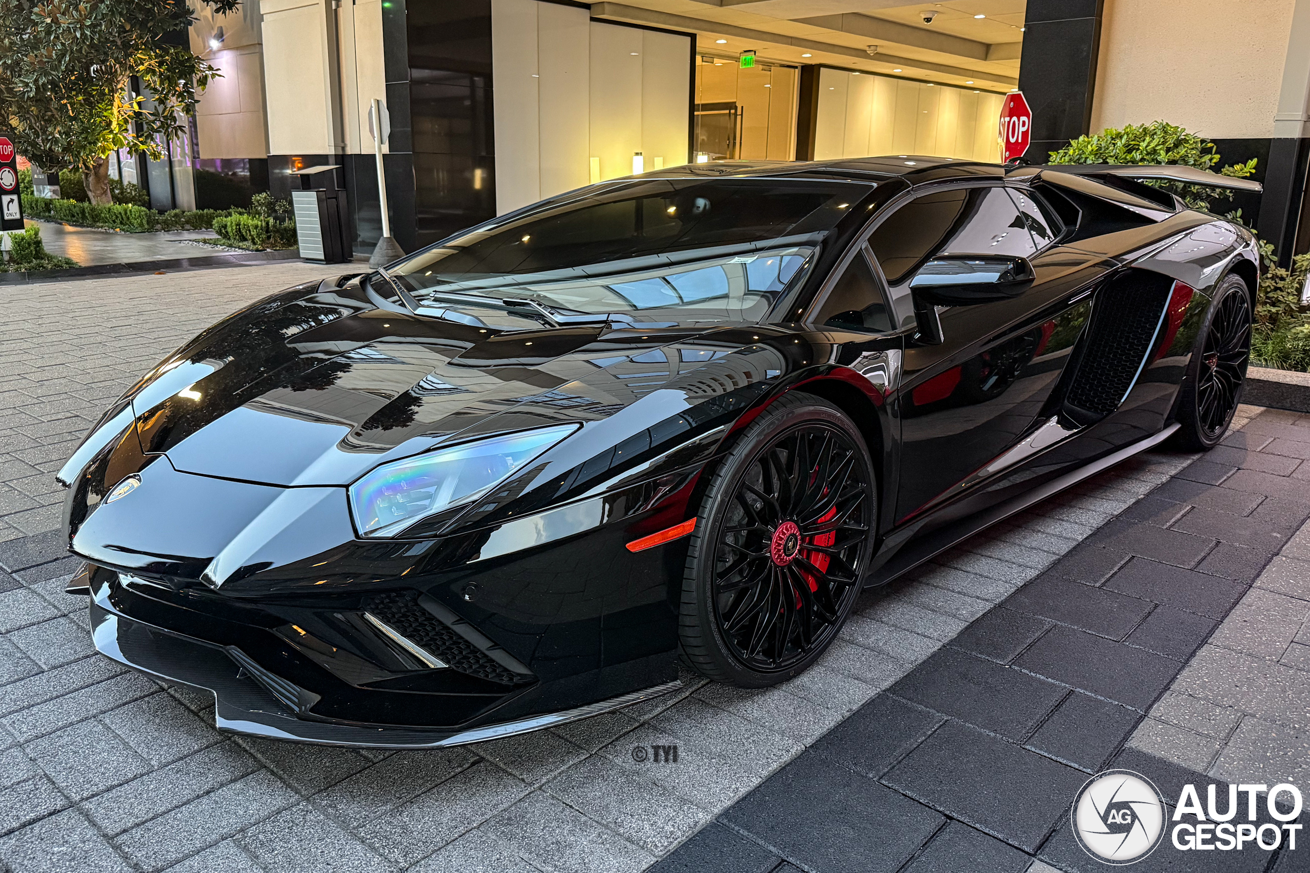 Lamborghini Aventador S LP740-4 Roadster - 06 October 2025