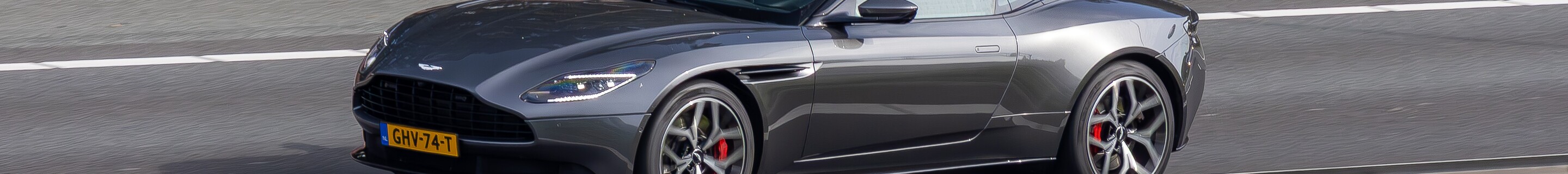 Aston Martin DB11 V8