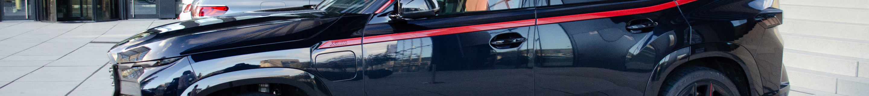 BMW XM G09 Label Red