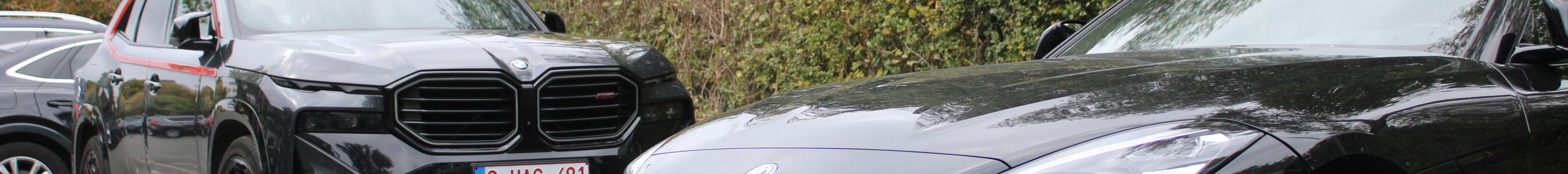 BMW XM G09 Label Red