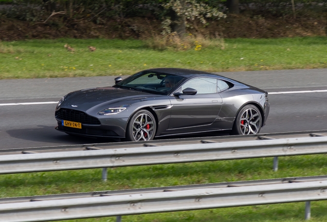 Aston Martin DB11 V8