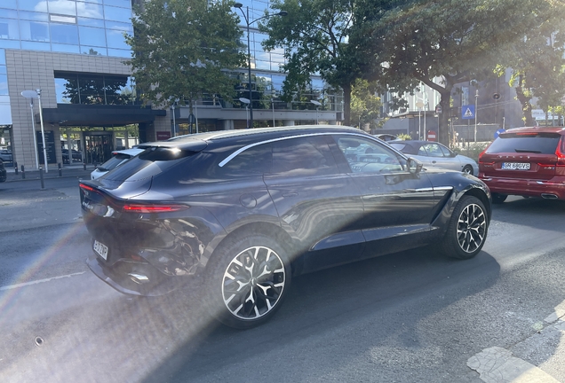 Aston Martin DBX