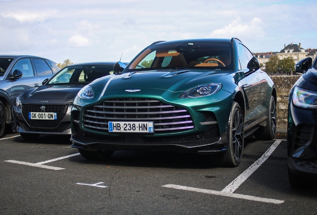 Aston Martin DBX707