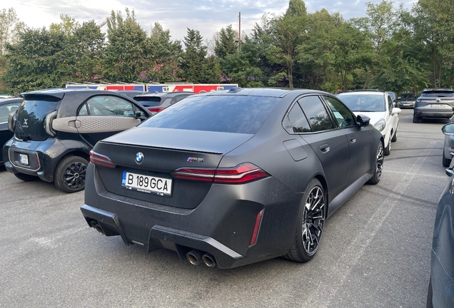 BMW M5 G90