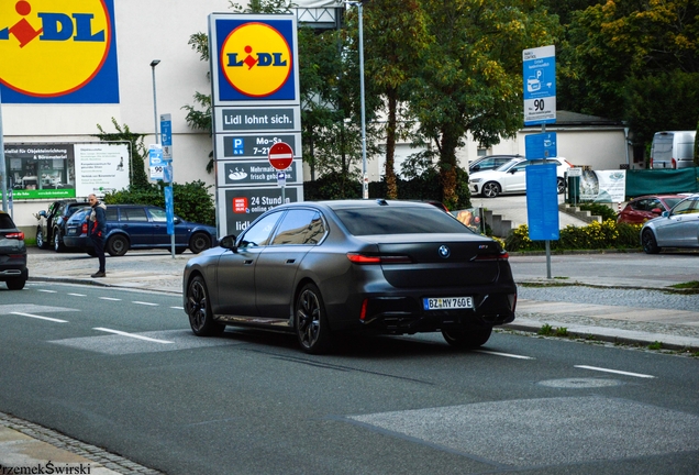 BMW M760e xDrive