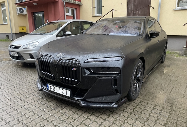 BMW M760e xDrive