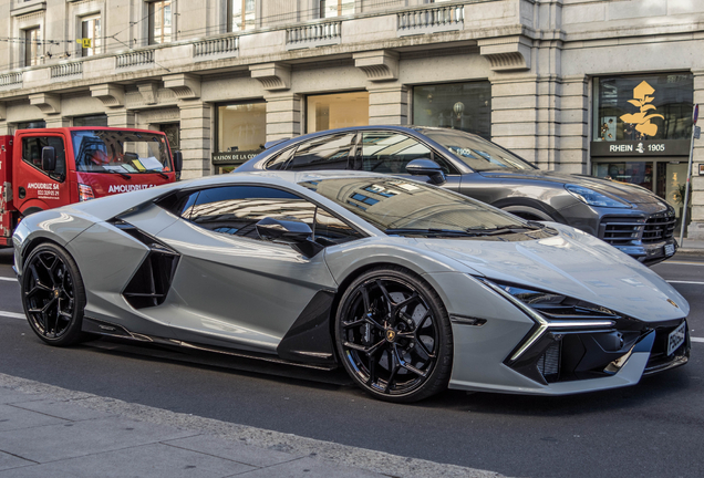 Lamborghini Revuelto