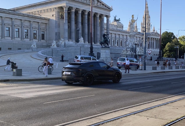 Lamborghini Urus Performante