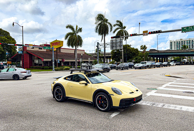 Porsche 992 Dakar