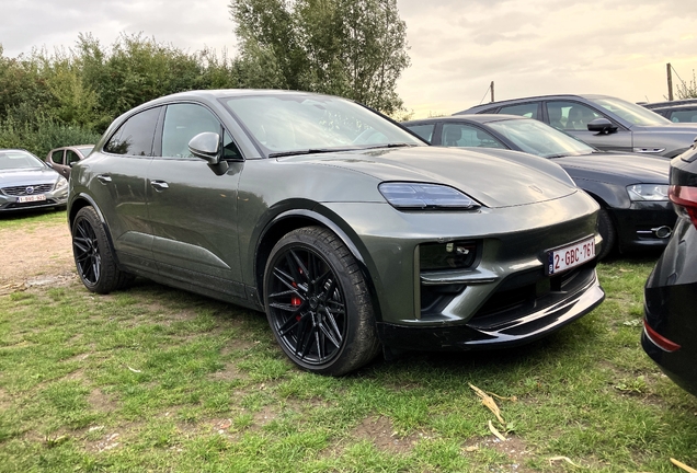 Porsche Macan EV Turbo