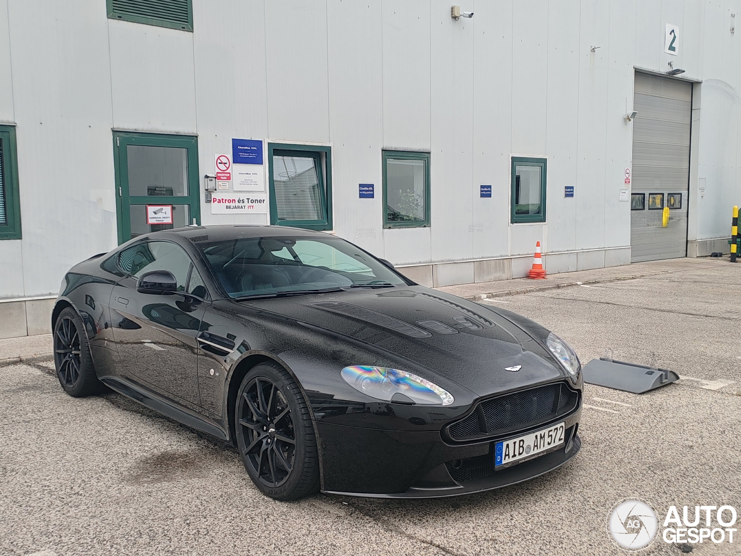Aston Martin V12 Vantage S