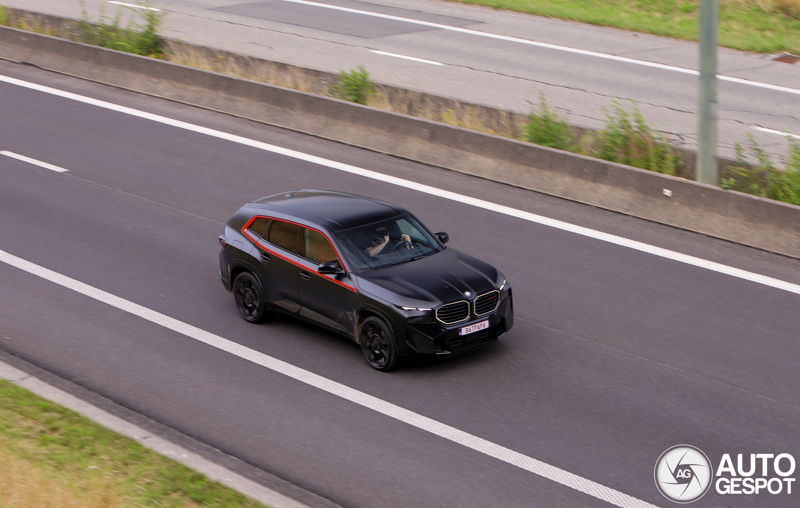 BMW XM G09 Label Red