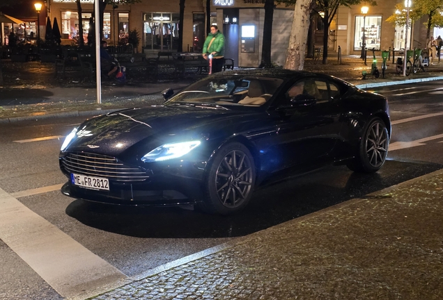 Aston Martin DB11 V8