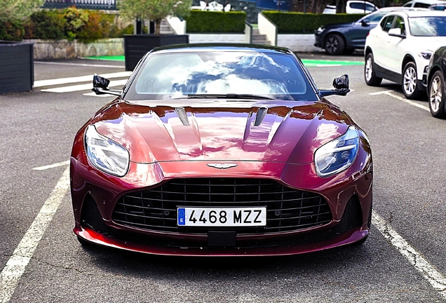 Aston Martin DB12