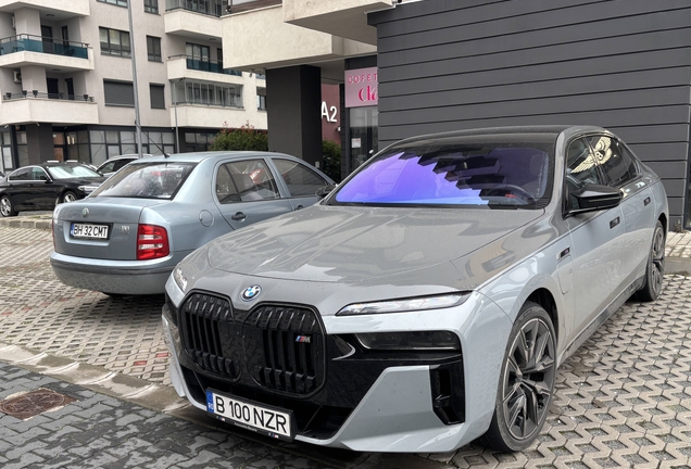 BMW M760e xDrive