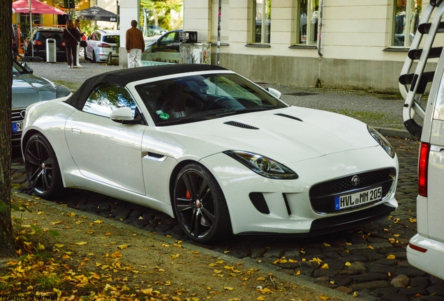 Jaguar F-TYPE S Convertible