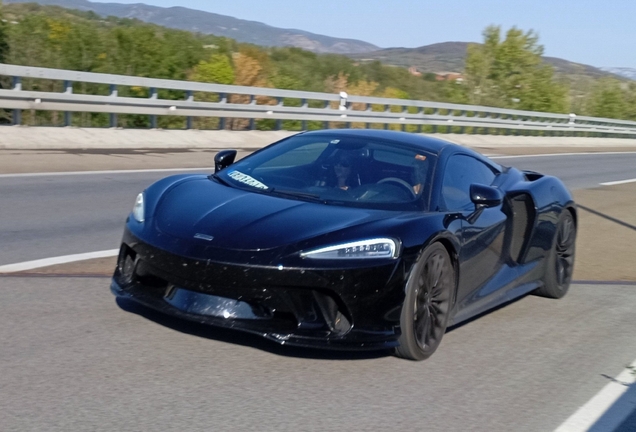 McLaren GT