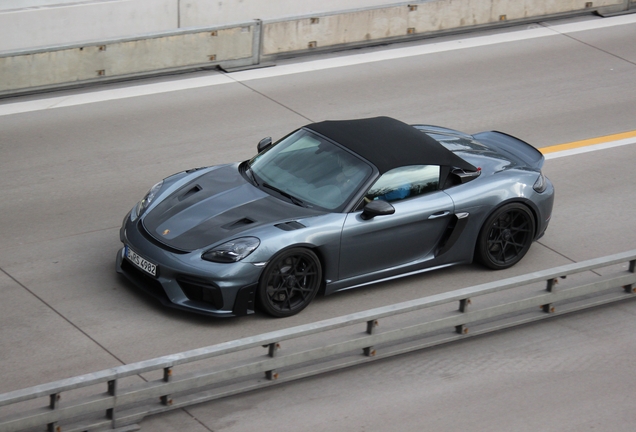 Porsche 718 Spyder RS Weissach Package