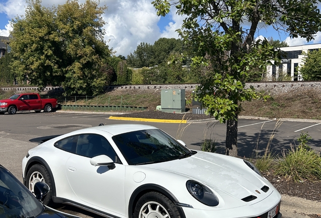 Porsche 992 Dakar