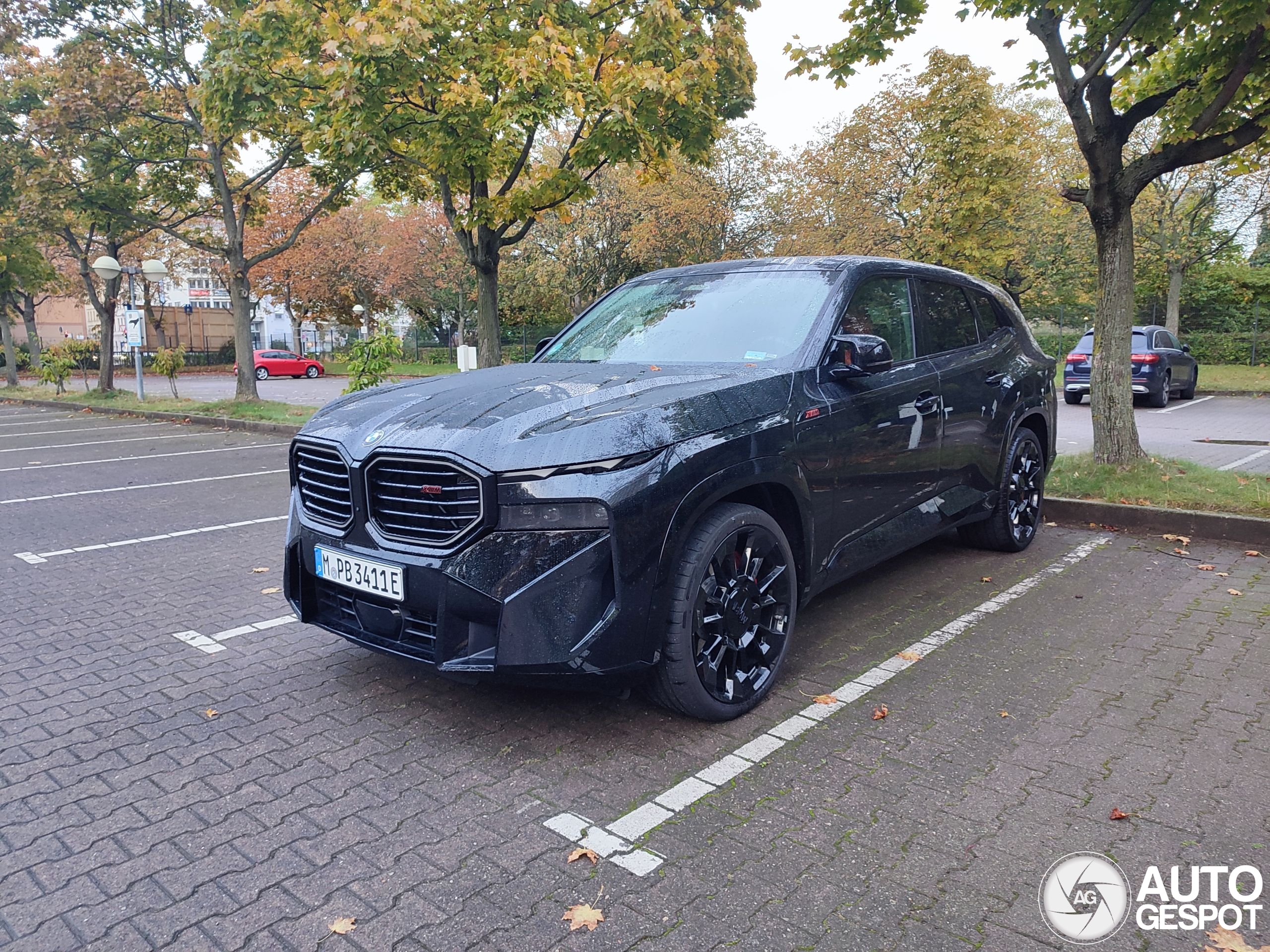 BMW XM G09 Label Red