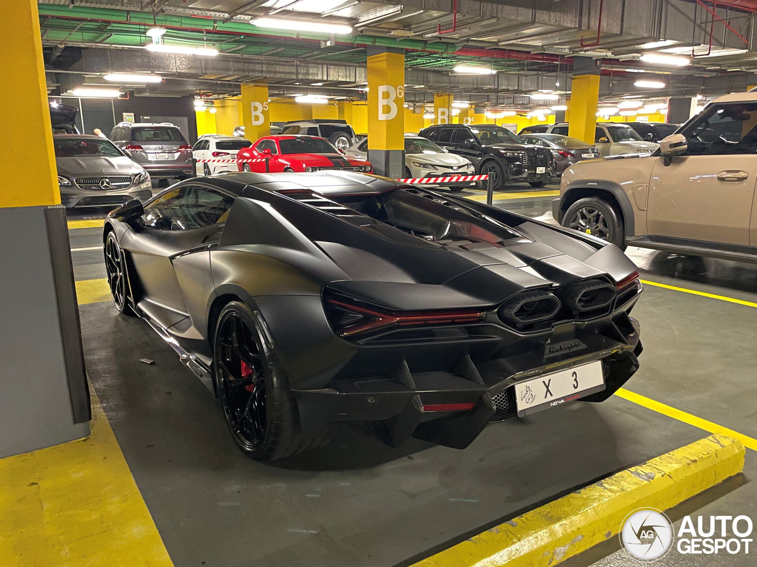 Lamborghini Revuelto