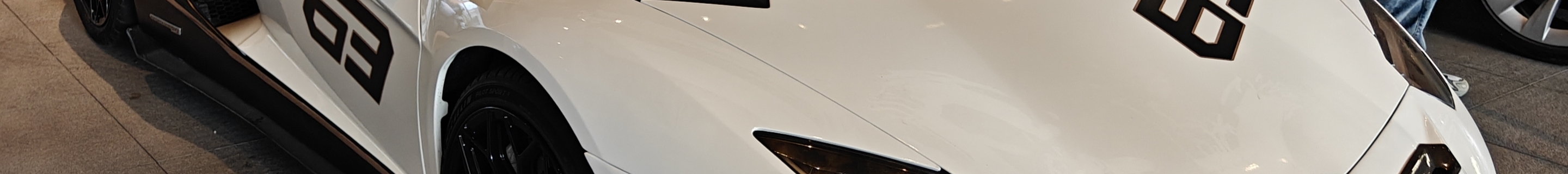 Lamborghini Aventador LP700-4