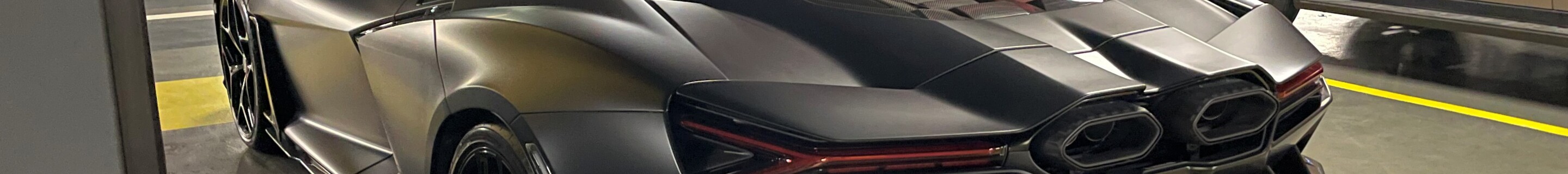 Lamborghini Revuelto