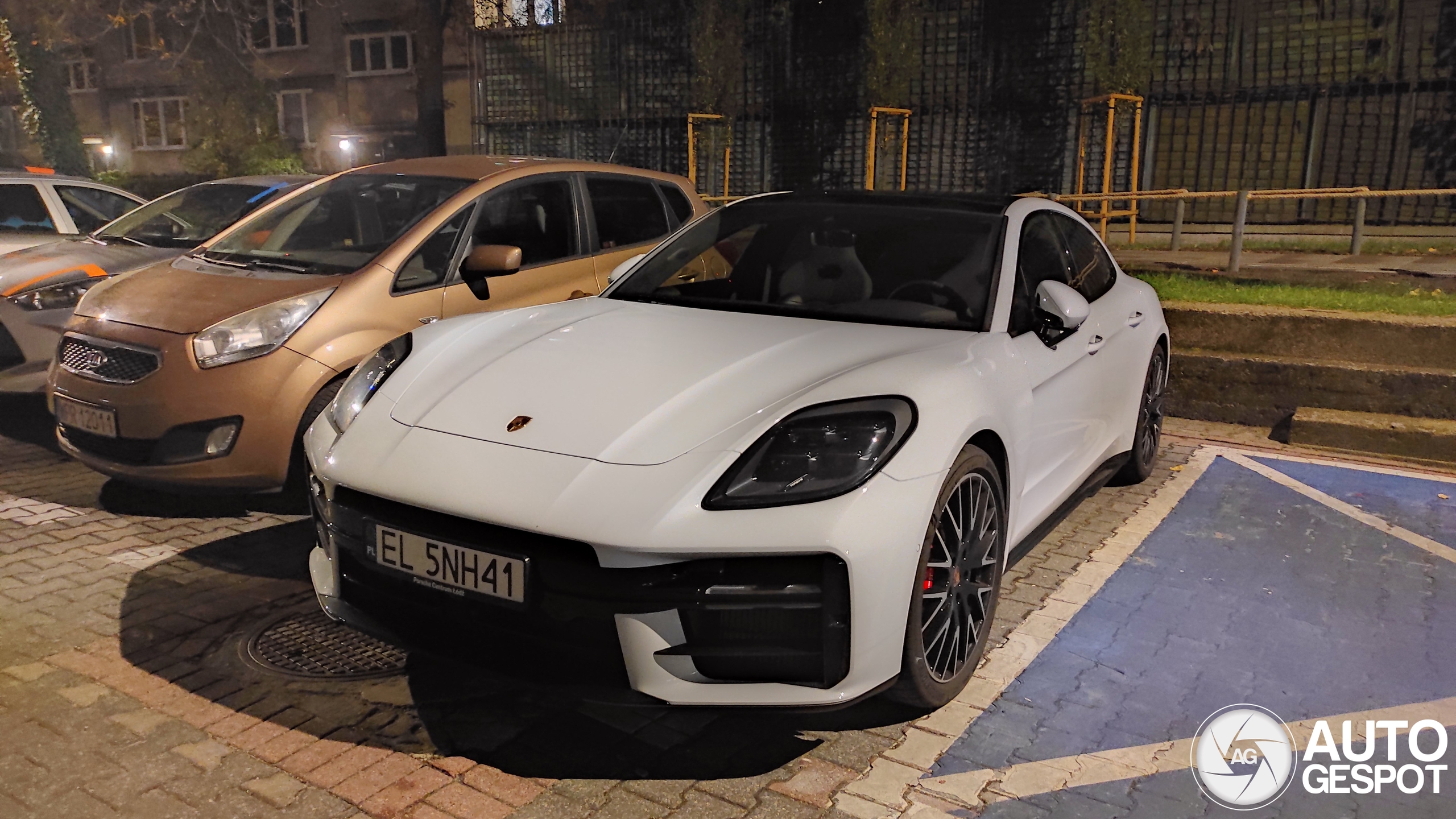 Porsche 972 Panamera GTS MkI