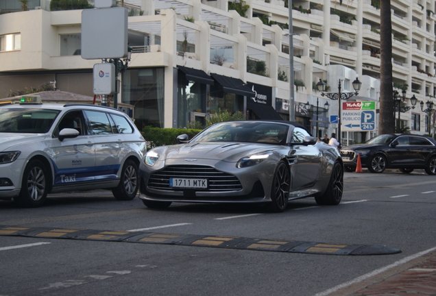 Aston Martin DB12 Volante
