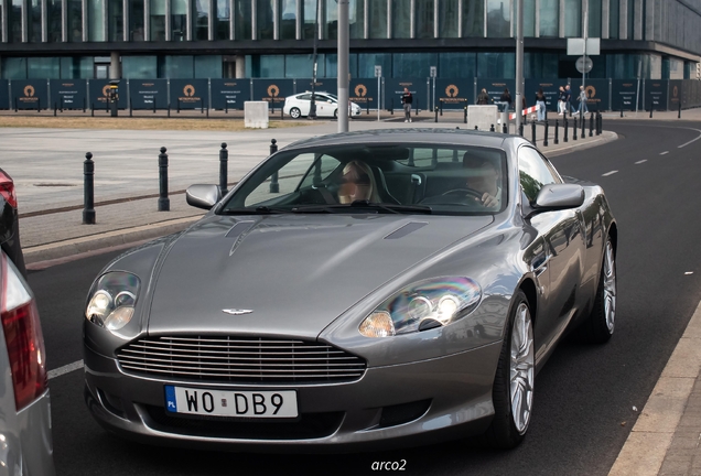 Aston Martin DB9