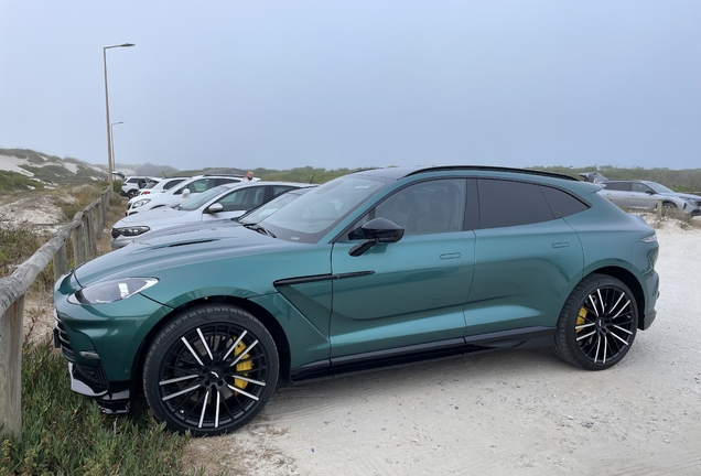 Aston Martin DBX707