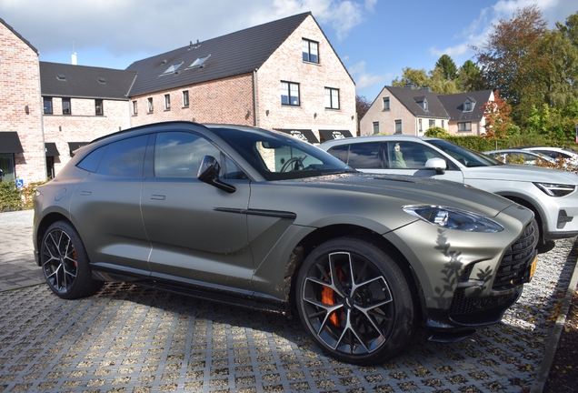 Aston Martin DBX707