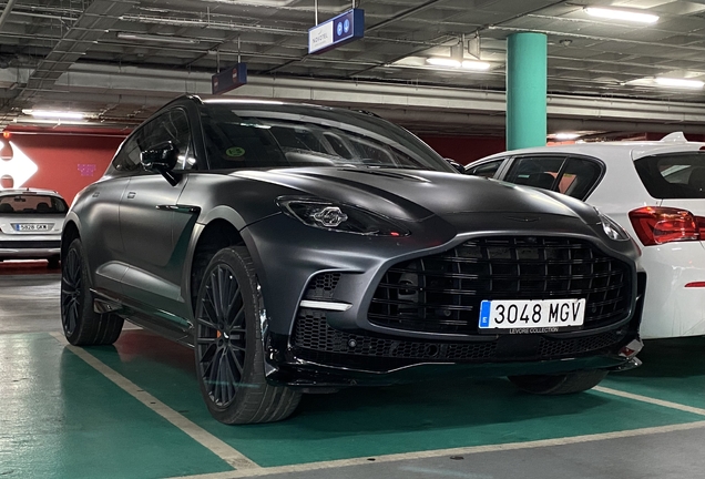 Aston Martin DBX707