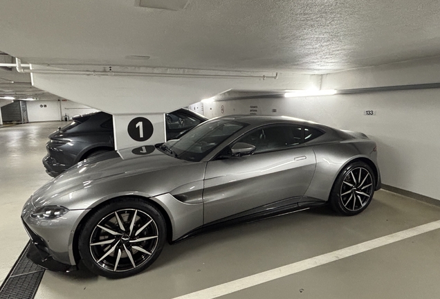 Aston Martin V8 Vantage 2018