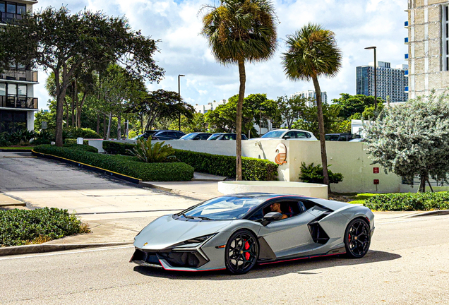 Lamborghini Revuelto