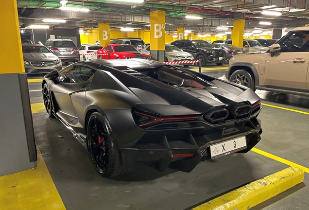 Lamborghini Revuelto