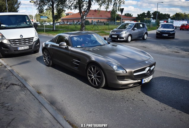 Mercedes-Benz SLS AMG